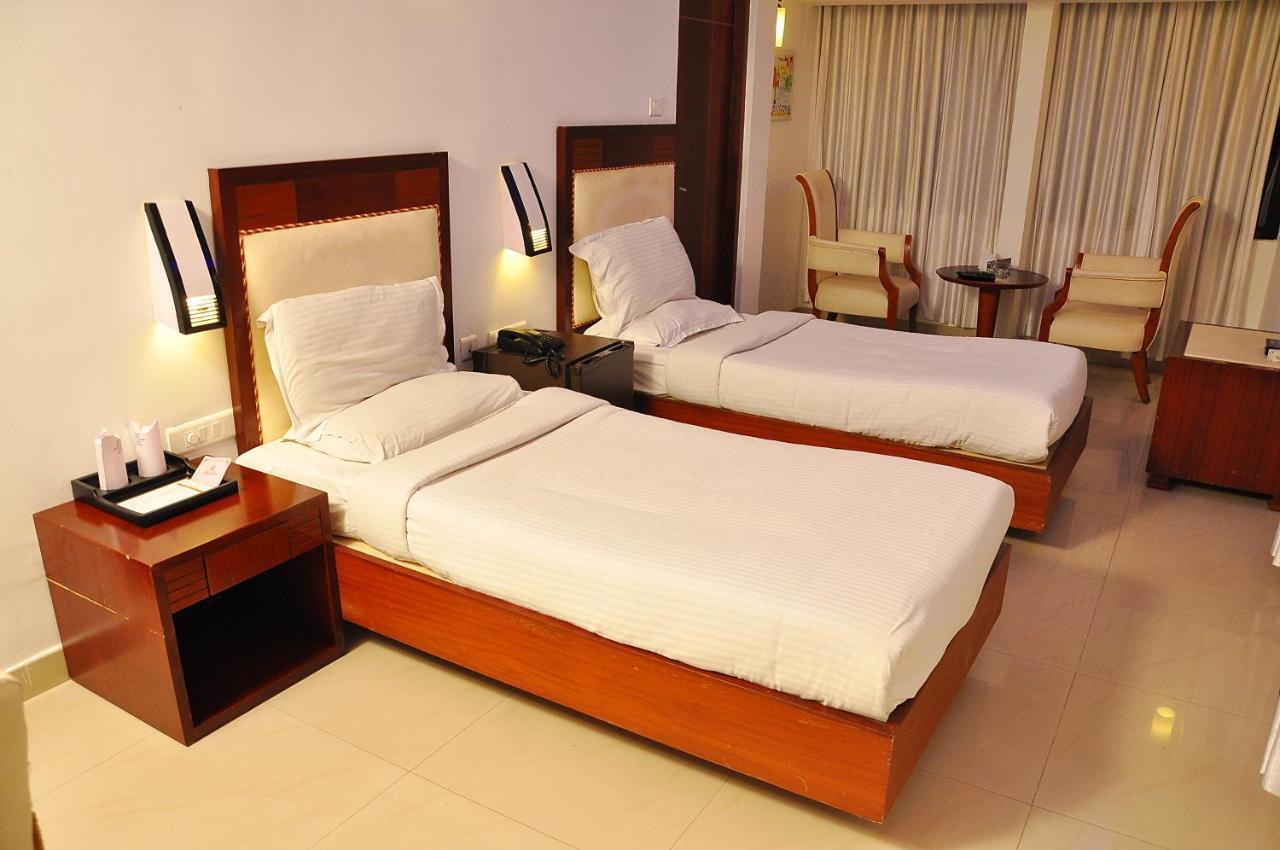 Hotel Luciya Kochi Exterior foto