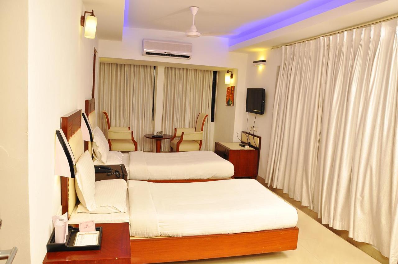Hotel Luciya Kochi Exterior foto